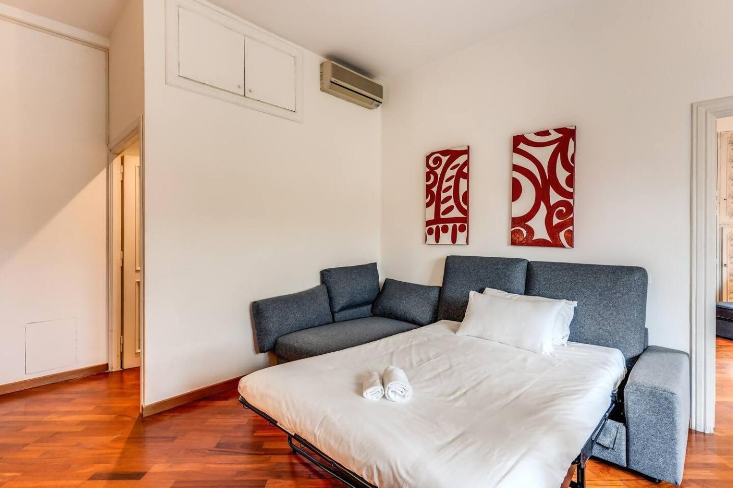 Splendid Flat On The Tiber River ローマ エクステリア 写真